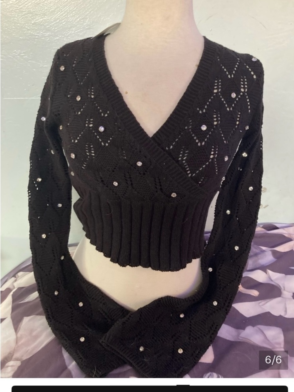Forever 21 Black Embellished V‑Neck Knit Sweater